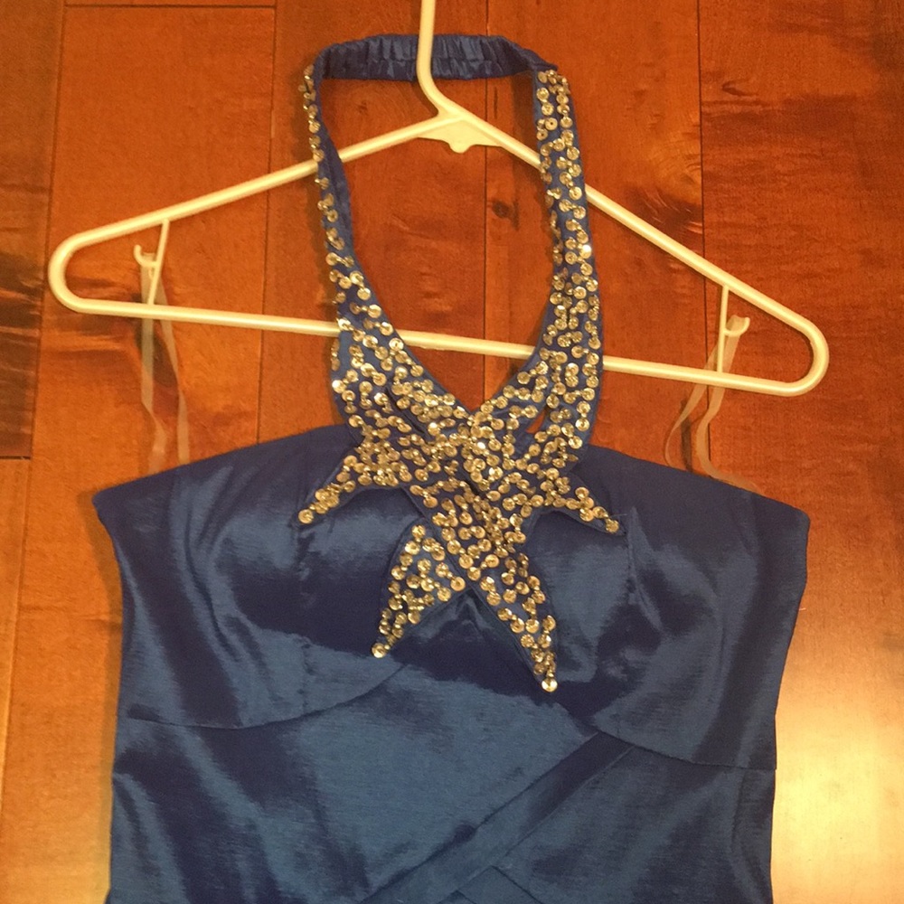 Dress - Picture 2 of 3